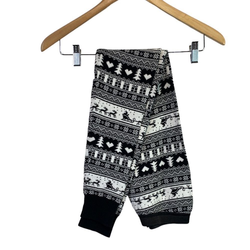 𝅺YES Lola Black and White Holiday Knit Leggings